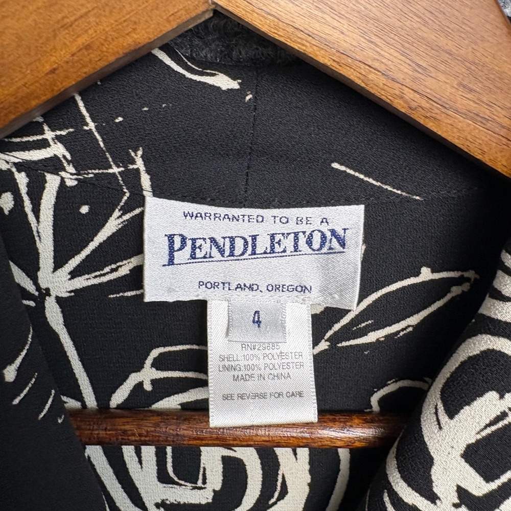 Pendleton Womens Black White Abstract Floral Short Sleeve Button Up Blouse Sz 4 - Picture 2 of 6